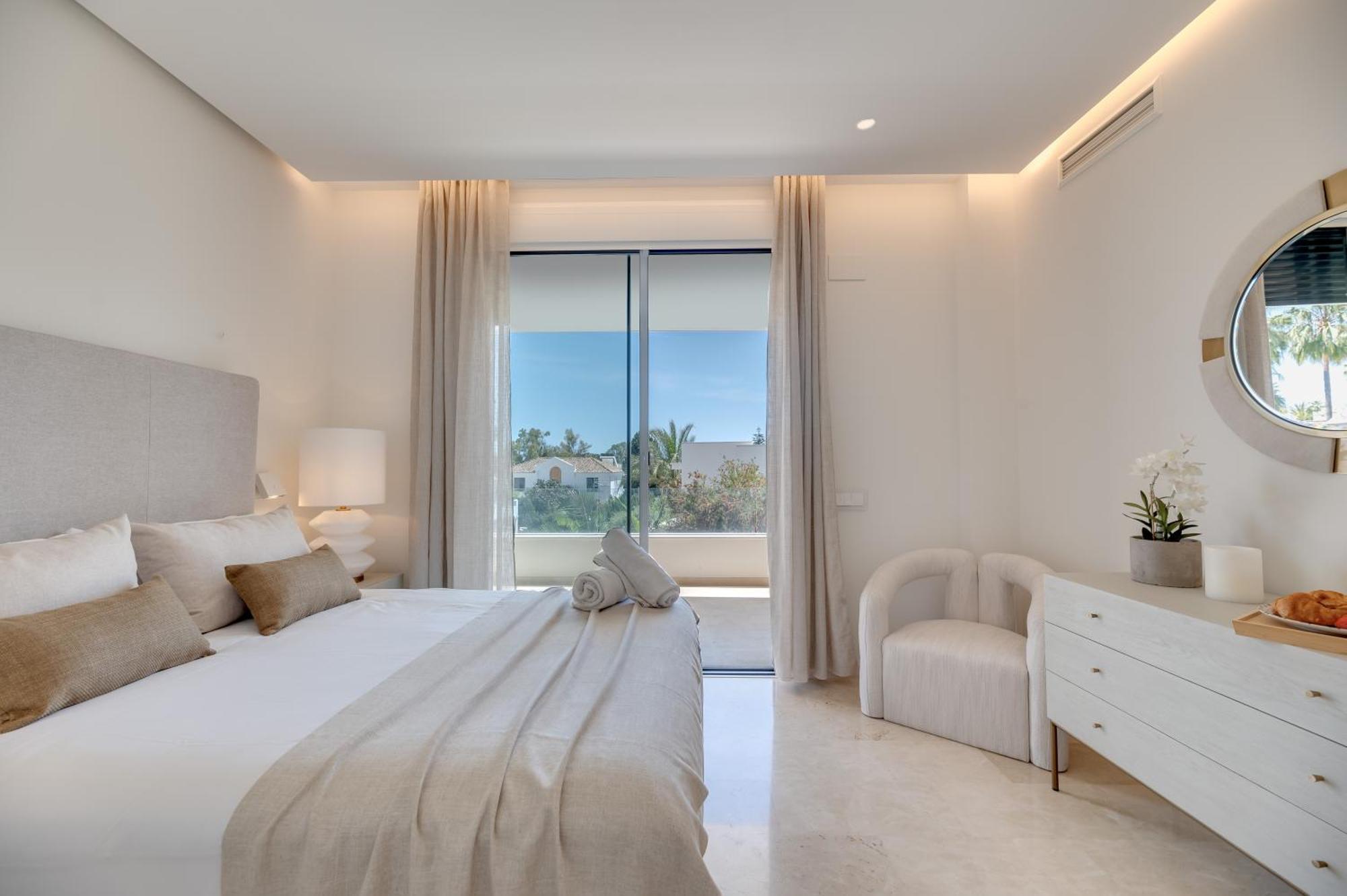 Vacation I Velazquez, 150m To The Beach, Heated Pool, Golden Mile Willa Marbella