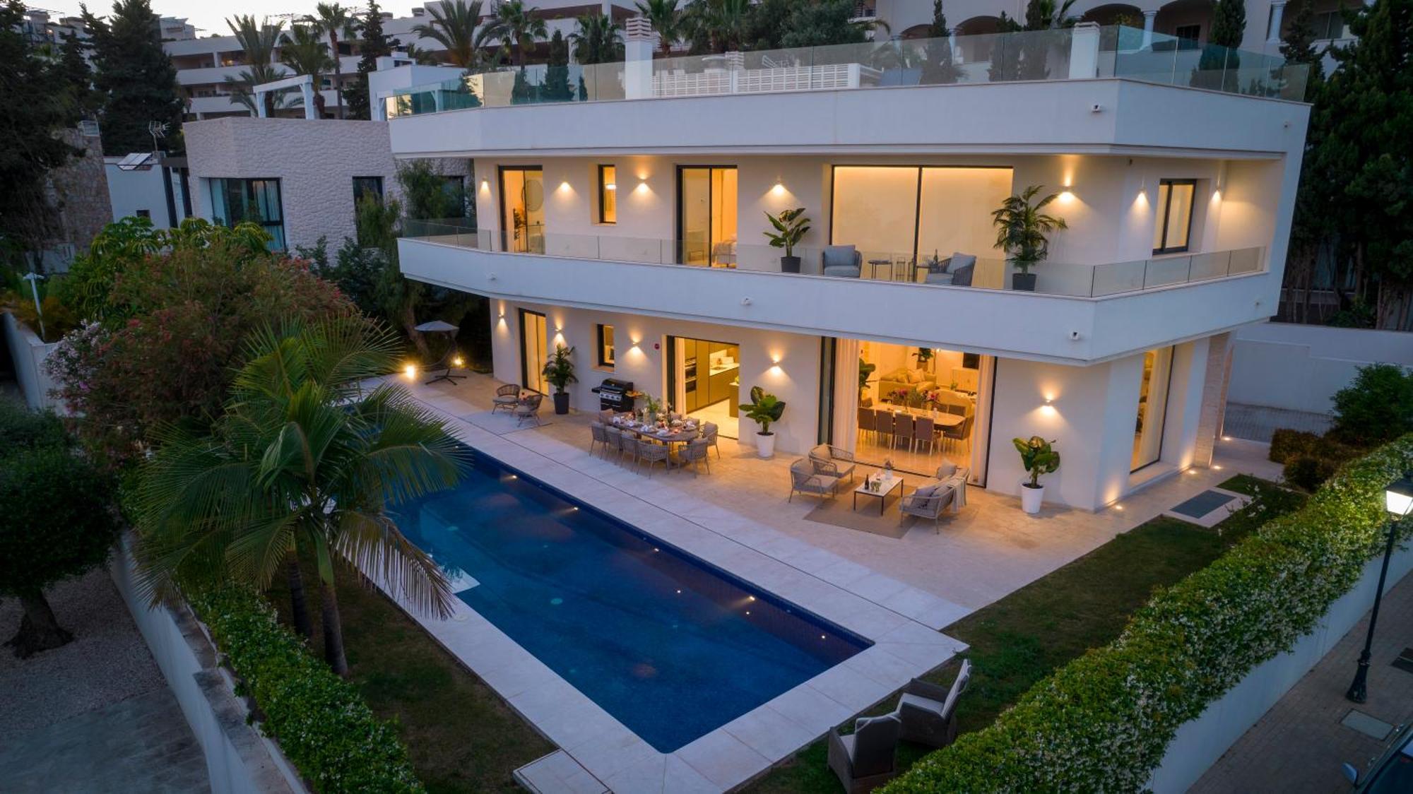 Vacation I Velazquez, 150m To The Beach, Heated Pool, Golden Mile Willa