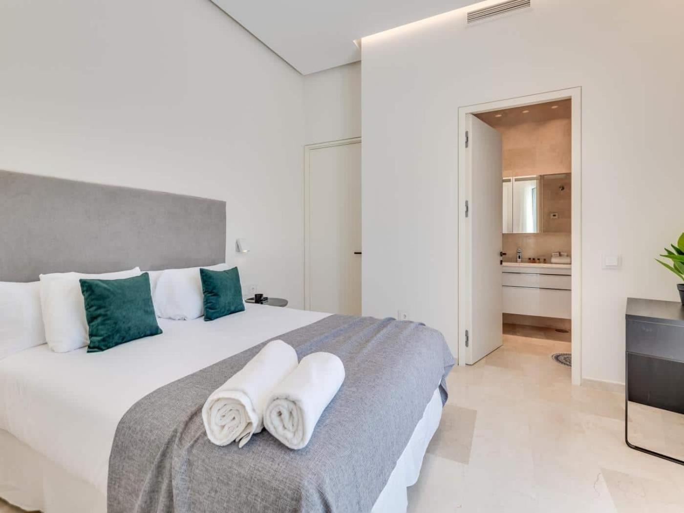Vacation I Velazquez, 150m To The Beach, Heated Pool, Golden Mile Willa Marbella
